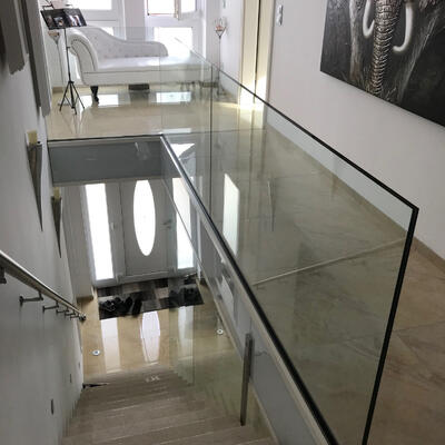 Glasgeländer